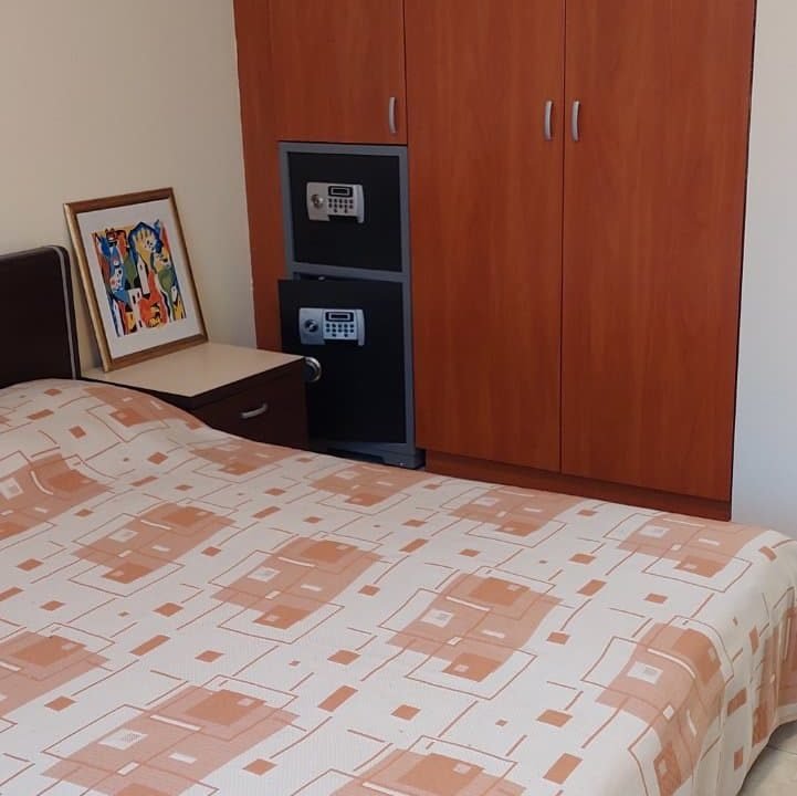 05-7956053